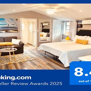 Apartment King & Queen #8, Nassau