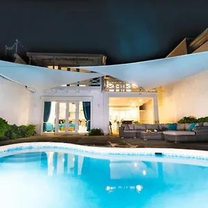 Holiday home Caprice 9 - Oceanfront - Gated Community With Pool, Nassau